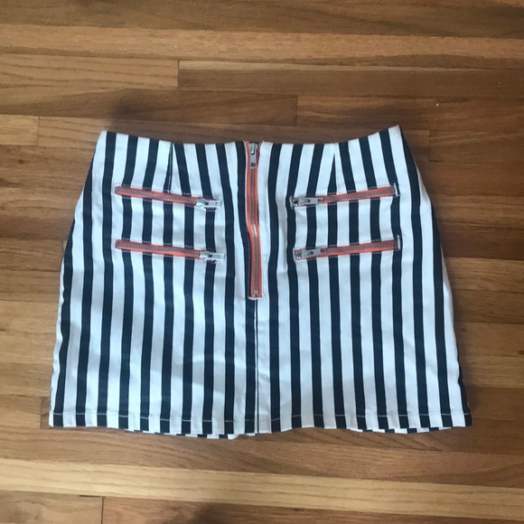 Urban Outfitters striped mini skirt - Picture 1 of 4